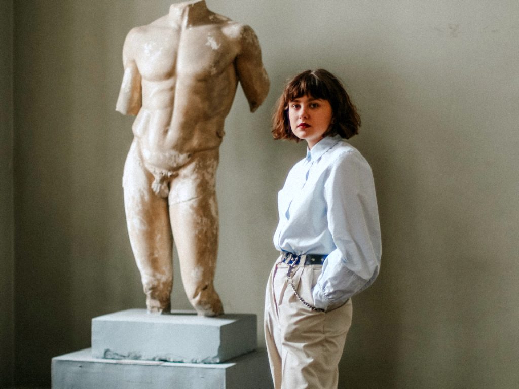 Ready to start your art collection but have a tight budget? Learn how to find affordable art, buy from emerging artists, negotiate prices and invest wisely with Felix Art Gallery Spain. Get started now!